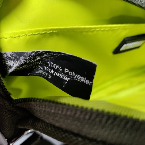 Go Dash Dot Convertible Fanny Pack - Picture 7 of 9